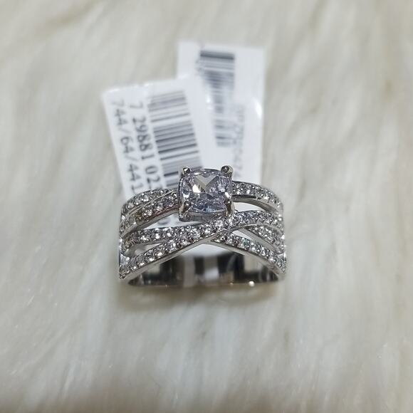 Cubic Zirconia Intertwined Band with Cushion Prong Center Ring in silver - Picture 1 of 7